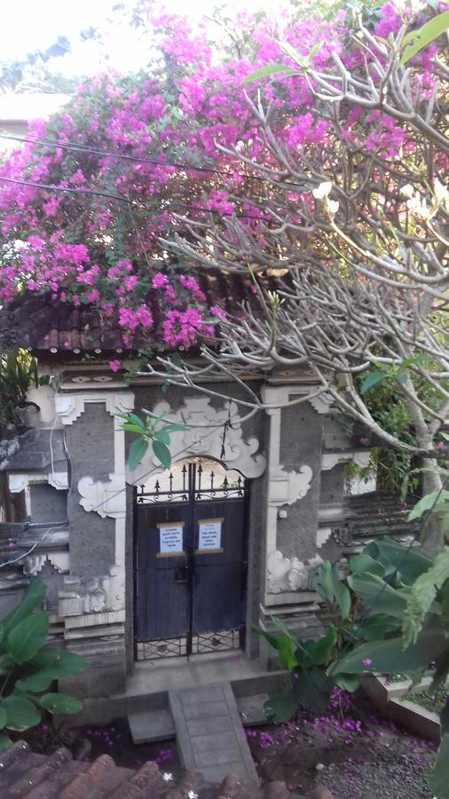 Shalana Homestay- Formerly Teka Teki House Seminyak  Exterior photo